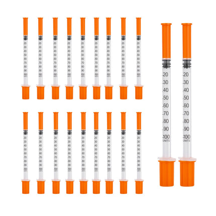Pack of 100 sterile syringes with 31G 8mm needles for aesthetic or insulin use, 1ml syringe with 31G 8mm needle on white background, CE marked